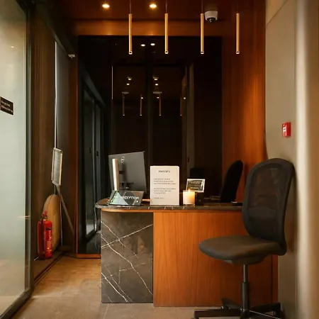 In Mercury With Pool Access Apartment